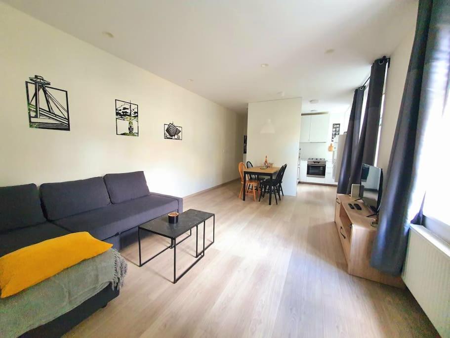 Lovely & Unique Apt In The Historic Center. Братислава Екстер'єр фото