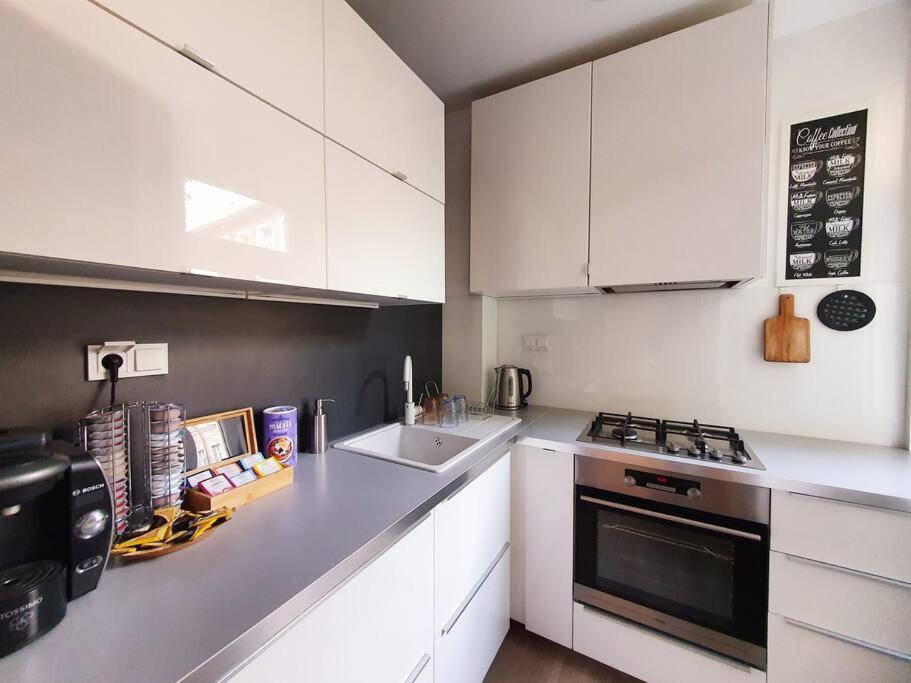 Lovely & Unique Apt In The Historic Center. Братислава Екстер'єр фото